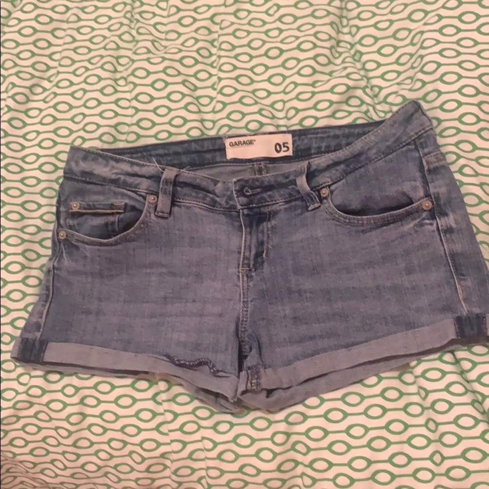 Garage shorts 🔥👍🏽